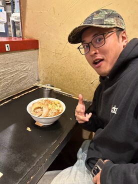 「the classicsのアイテム（キャップ、グリーン系）」を使った、kznrisdkさん（メンズ・173cm）の冬コーディネート