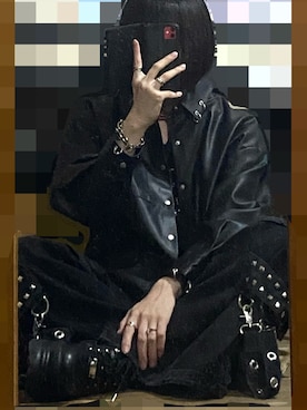 「オールブラックコーデ」｜「アイテム（トップス）」を使った、rilscさん（メンズ・169cm）の冬コーディネート