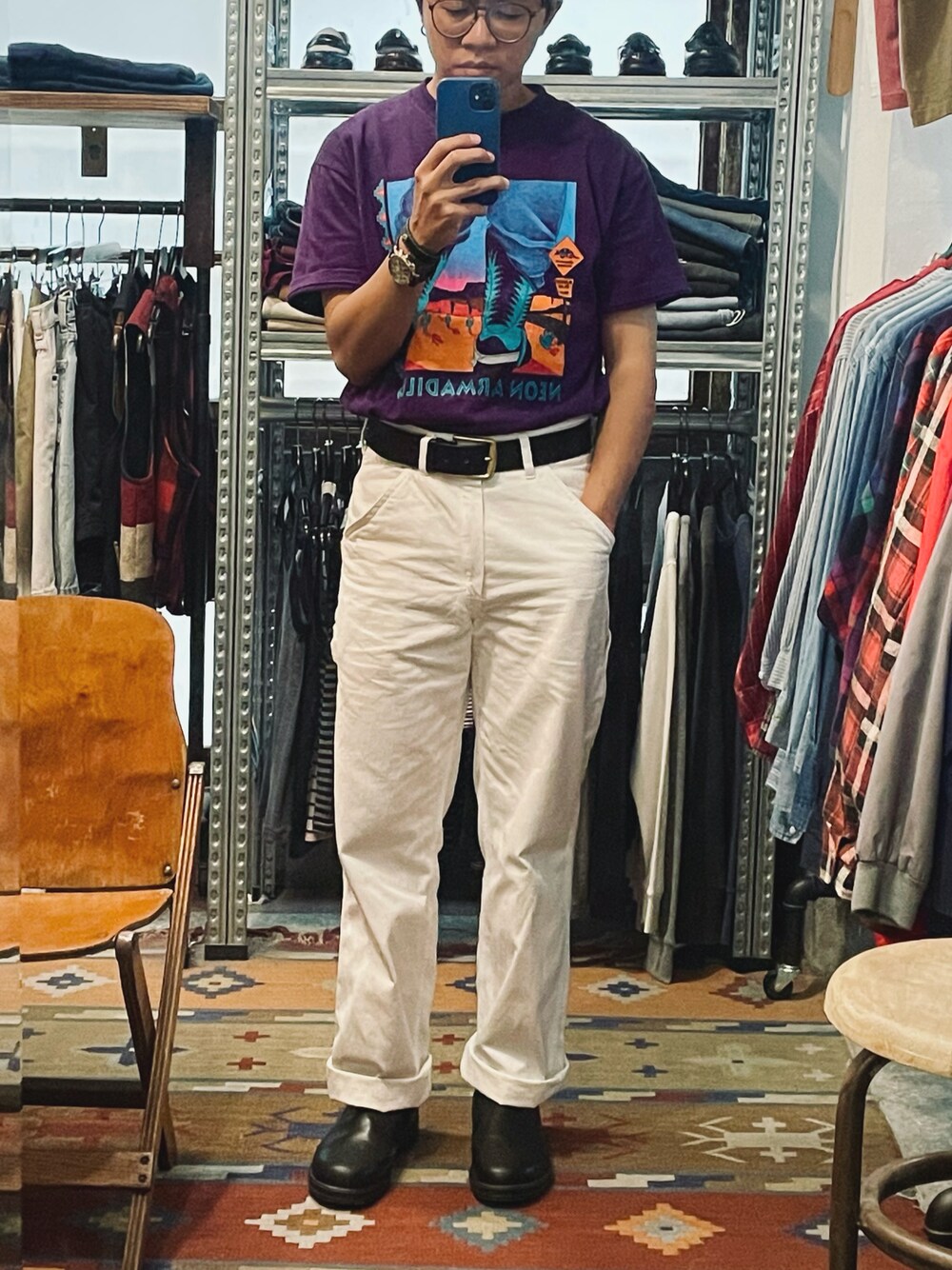 「台南、ootd、VINTAGE、white pants」｜「UNIVERSAL OVERALLのアイテム（チノパンツ、ホワイト系）」を使った、CHLeeさん（メンズ・167cm）の秋コーディネートの1枚目の写真