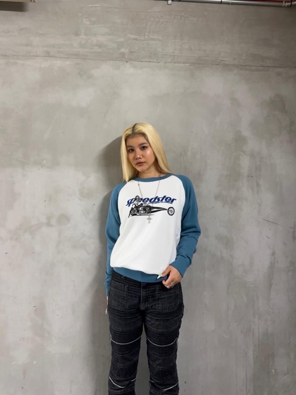 「スウェット、アメカジ、ストリート、シンプルコーデ、ラフコーデ、ヒステリックグラマー、秋コーデ、HYSTERIC GLAMOUR」｜「HYSTERIC GLAMOURのSPEEDSTER スウェット（スウェット、ブルー系）」を使った、★nana★さん（レディース・159cm）の秋コーディネートの1枚目の写真