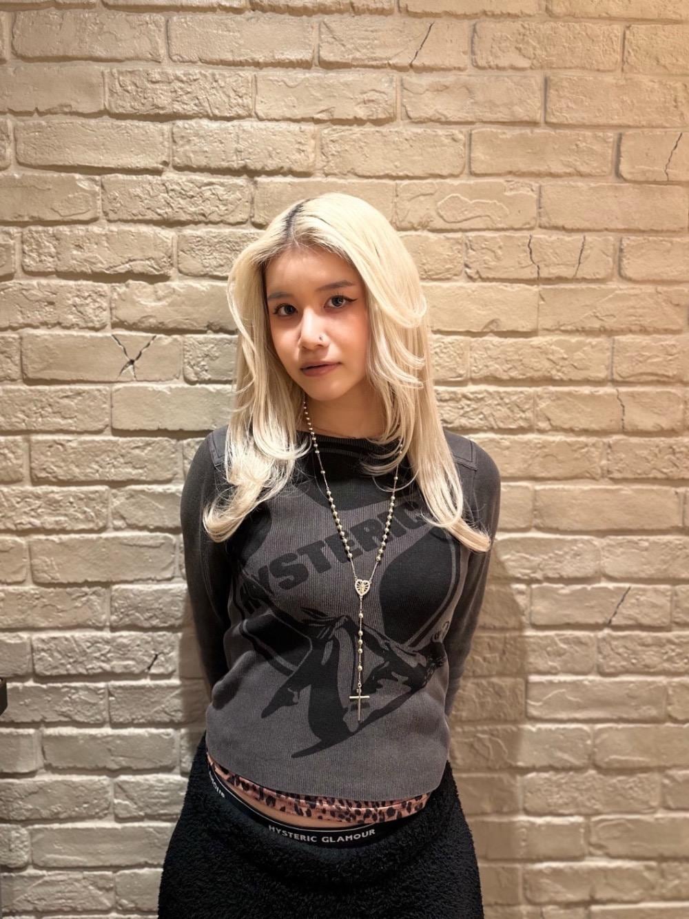 「ミリタリー、シンプルコーデ、ヒステリックグラマー、HYSTERIC GLAMOUR」｜「HYSTERIC GLAMOURのLEISURE WOMAN ショート丈プルオーバー（ニット/セーター、ブラック系）」を使った、★nana★さん（レディース・159cm）の冬コーディネートの1枚目の写真