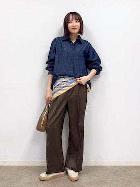 「SHOO・LA・RUE（シューラルー）のアイテム（スニーカー）」を使った、chikaさん（レディース・160cm）の秋コーディネート