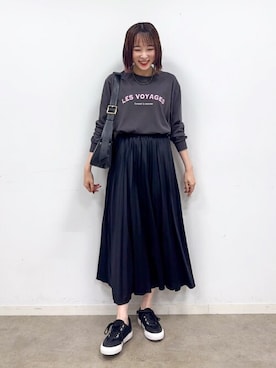 「SHOO・LA・RUE（シューラルー）のアイテム（スニーカー）」を使った、chikaさん（レディース・160cm）の秋コーディネート
