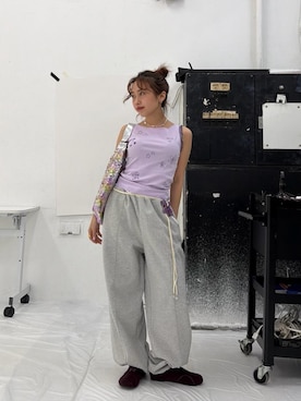 「TINA：JOJUN（ティーナジョジュン）の柄パイピング 裏起毛パンツ TINA：JOJUN（その他パンツ、グレー系）」を使った、kasaki03さん（レディース・153cm）の春コーディネート