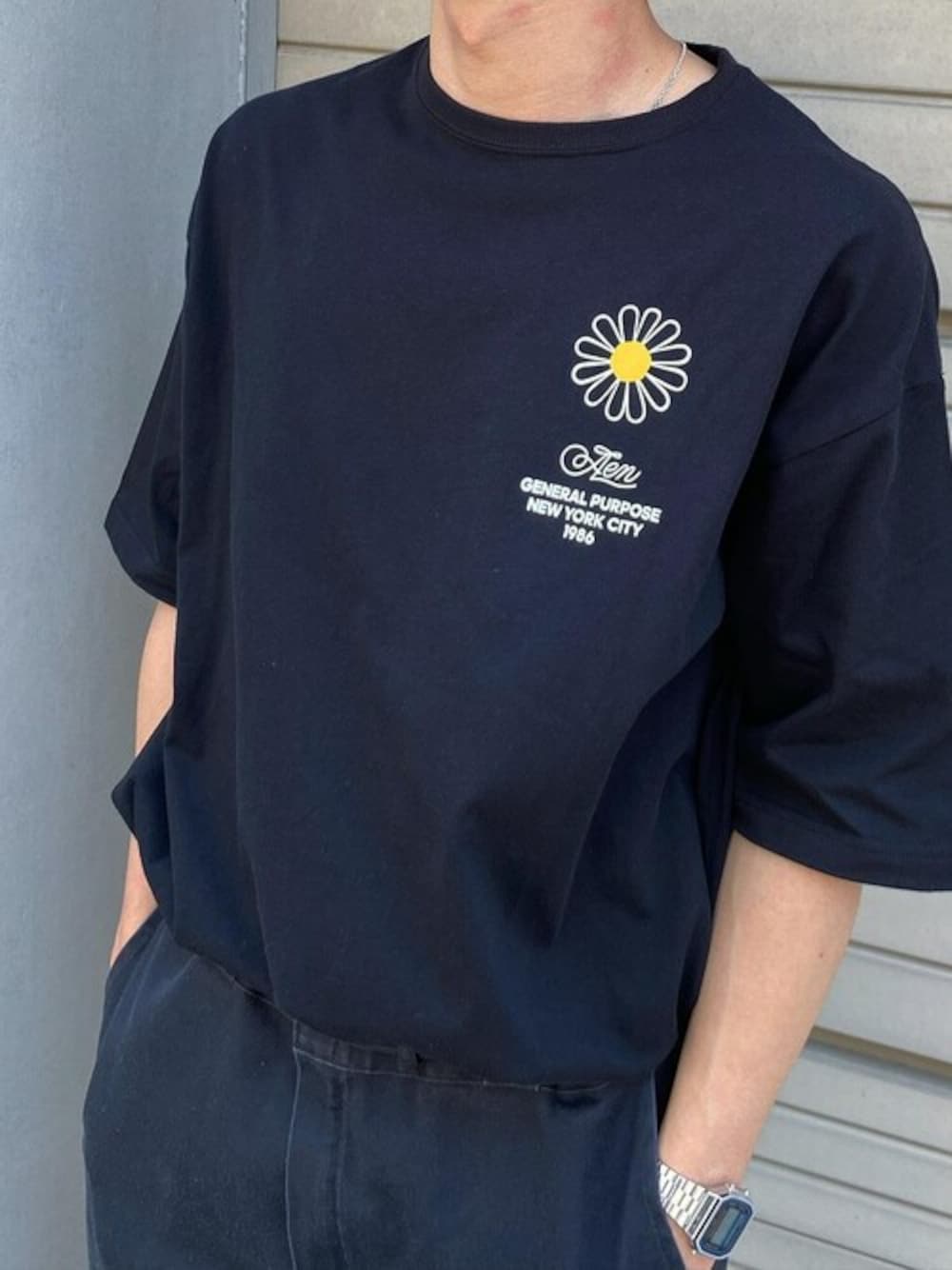 「ロゴT、ユニセックス、プリントT、マーガレット、ジェンダーレス」｜「A.enのA.en MARGARET T-shirts（Tシャツ/カットソー、ブラック系）」を使った、PHFさん（メンズ・178cm）の夏コーディネートの1枚目の写真