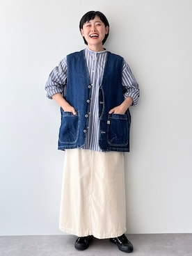 「アイテム（デニムスカート、ベージュ系）」を使った、はなこさん（レディース・155cm）の秋コーディネート
