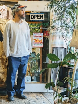 「--（--）のアイテム（パンツ）」を使った、ataco garageさん（メンズ・173cm）の春コーディネート