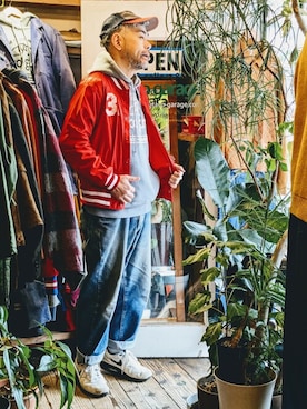 「デニムパンツ」｜「アイテム（スタジャン）」を使った、ataco garageさん（メンズ・173cm）の春コーディネート