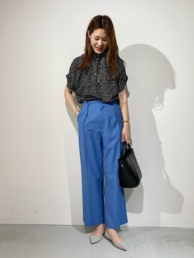 「アイテム（ゴールド系）」を使った、本田さん（レディース・170cm）の春コーディネート