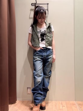 「HYSTERIC GLAMOUR（ヒステリックグラマー）のHRA加工 WW2ストレートデニムパンツ（デニムパンツ、ブルー系）」を使った、 Nanakoさん（レディース・158cm）の春コーディネート