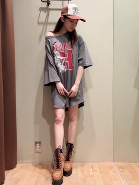 HYSTERIC GLAMOURのキャップ（ブラウン系）を使った人気ファッション