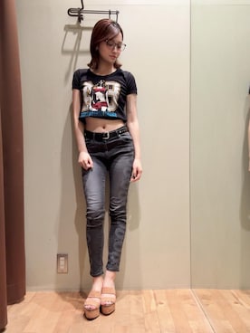 「HYSTERIC GLAMOUR（ヒステリックグラマー）のSNAKE LOOP スキニーデニムパンツ（デニムパンツ、ブラック系）」を使った、 Nanakoさん（レディース・158cm）の夏コーディネート