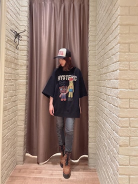 「HYSTERIC GLAMOUR（ヒステリックグラマー）のSNAKE LOOP スキニーデニムパンツ（デニムパンツ、ブラック系）」を使った、 Nanakoさん（レディース・158cm）の秋コーディネート