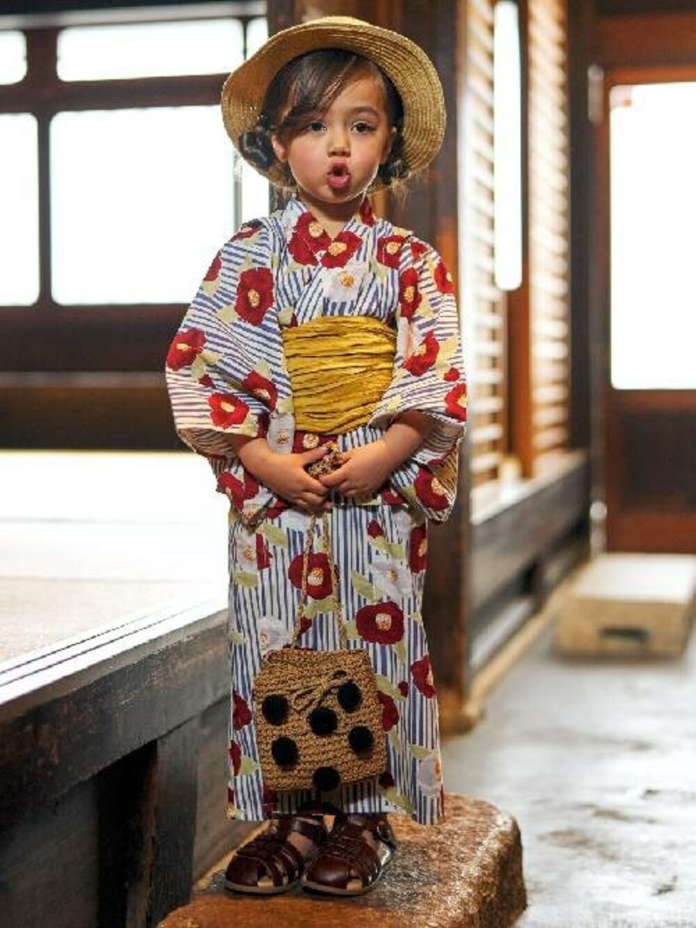 「ワンピース、浴衣、子供服、女の子、アプレレクール、帯、夏祭り、キッズファッション、おしゃれさんと繋がりたい、エフオーオンラインストア」｜「apres les coursの【WEB先行予約】あぷれのはんなり浴衣（帯セット）（浴衣、レッド系）」を使った、F.O.OnlineStoreさん（キッズ・110cm）の春コーディネートの1枚目の写真