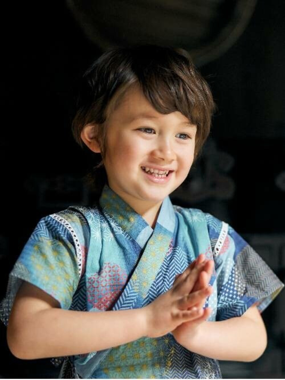 「セットアップ、キッズコーデ、甚平、男の子、夏コーデ、サックスブルー、アプレレクール、夏祭り、おしゃれさんと繋がりたい、エフオーオンラインストア(F.O.Online Store)」｜「apres les coursの【WEB先行予約】あぷれのはんなり甚平（BOYS）（浴衣、ブルー系）」を使った、F.O.OnlineStoreさん（キッズ・110cm）の春コーディネートの1枚目の写真