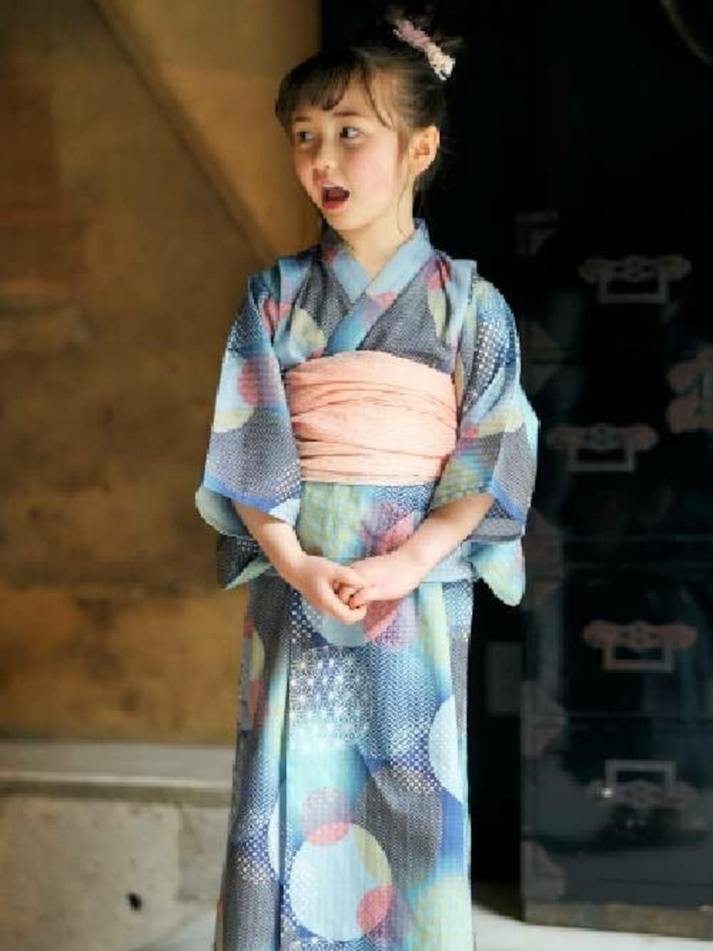 「浴衣、キッズコーデ、女の子、夏コーデ、アプレレクール、夏祭り、キッズファッション、おしゃれさんと繋がりたい、エフオーオンラインストア(F.O.Online Store)」｜「apres les coursの【WEB先行予約】あぷれのはんなり浴衣（帯セット）（浴衣、ブルー系）」を使った、F.O.OnlineStoreさん（キッズ・110cm）の春コーディネートの1枚目の写真