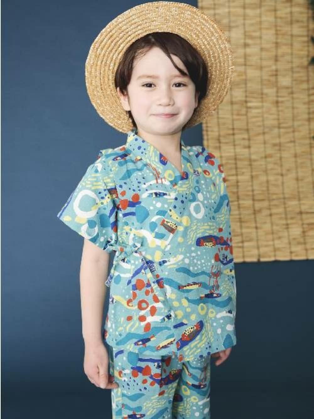 「総柄、甚平、男の子、夏コーデ、サックスブルー、BREEZE、夏祭り、キッズファッション、おしゃれさんと繋がりたい、エフオーオンラインストア(F.O.Online Store)」｜「BREEZEの【WEB先行予約】〈すっぽり着られる〉総柄いろいろ甚平（浴衣、ブルー系）」を使った、F.O.OnlineStoreさん（キッズ・110cm）の春コーディネートの1枚目の写真