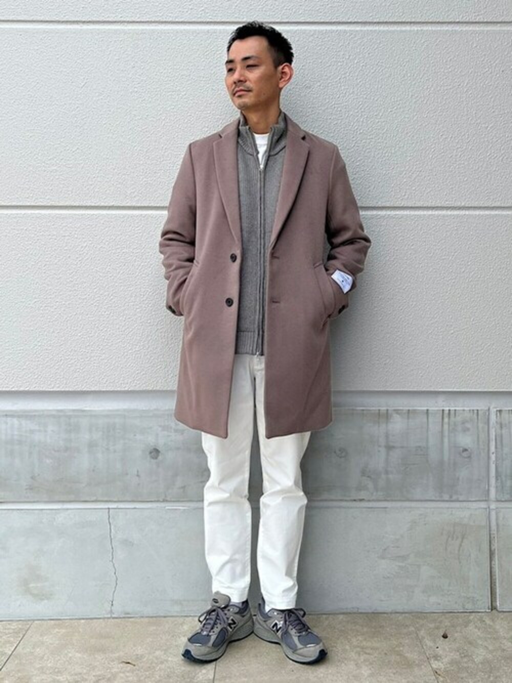 「テーパードパンツ、シンプル、チェスターコート、ニットカーディガン、別注、大人カジュアル、秋冬コーデ、GROWN&SEWN、SHIPS any、シップスエニィ」｜「SHIPS anyのSHIPS any: ＜ストレッチ＞フューチャー メルトン チェスター コート 22FW◇（チェスターコート、イエロー系）」を使った、遠藤さん（メンズ・175cm）の秋コーディネートの1枚目の写真
