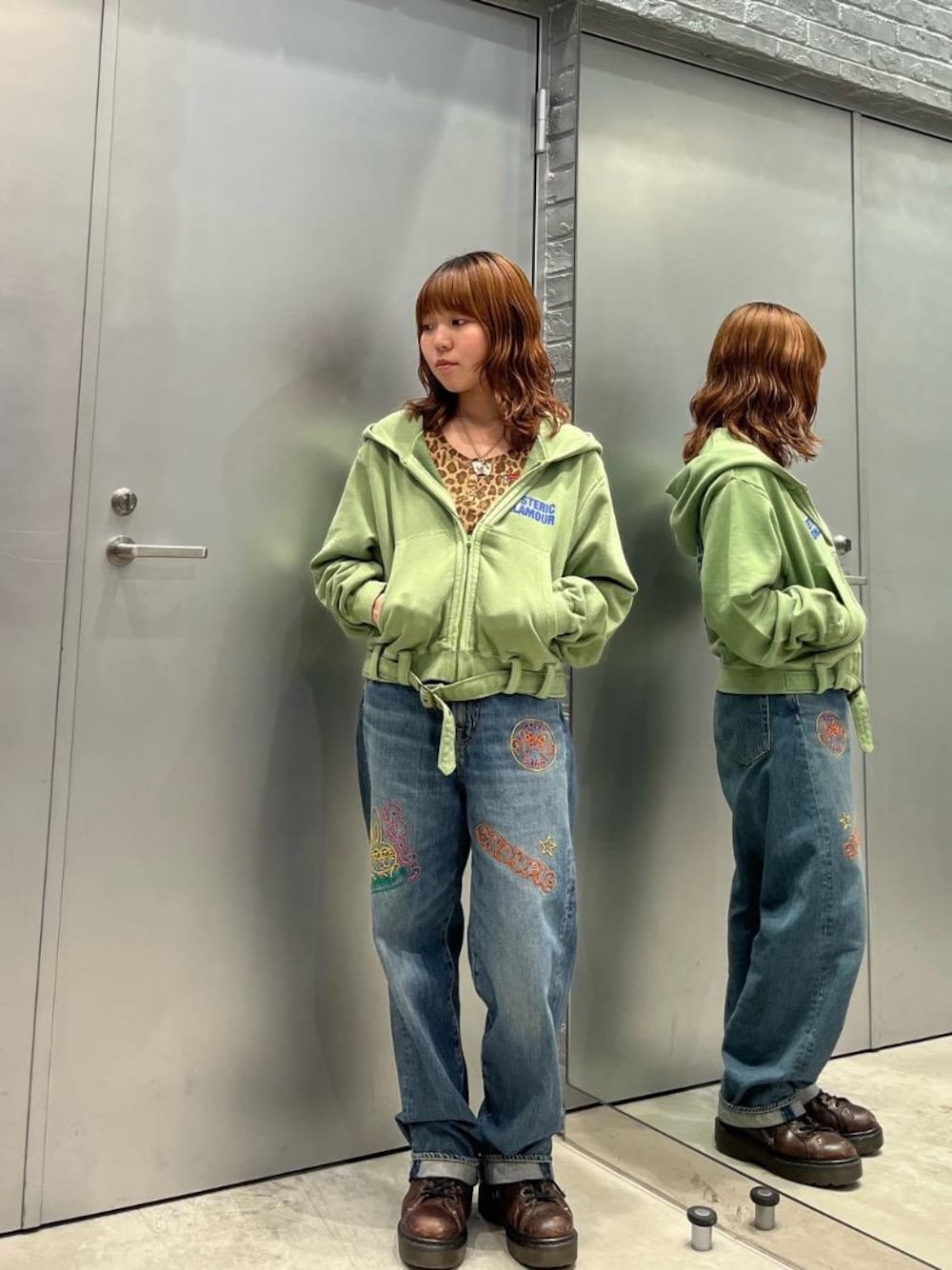 nanahoさんの「BABYSITTING CLUB ショート丈パーカー（HYSTERIC GLAMOUR）」を使ったコーディネートの1枚目の写真
