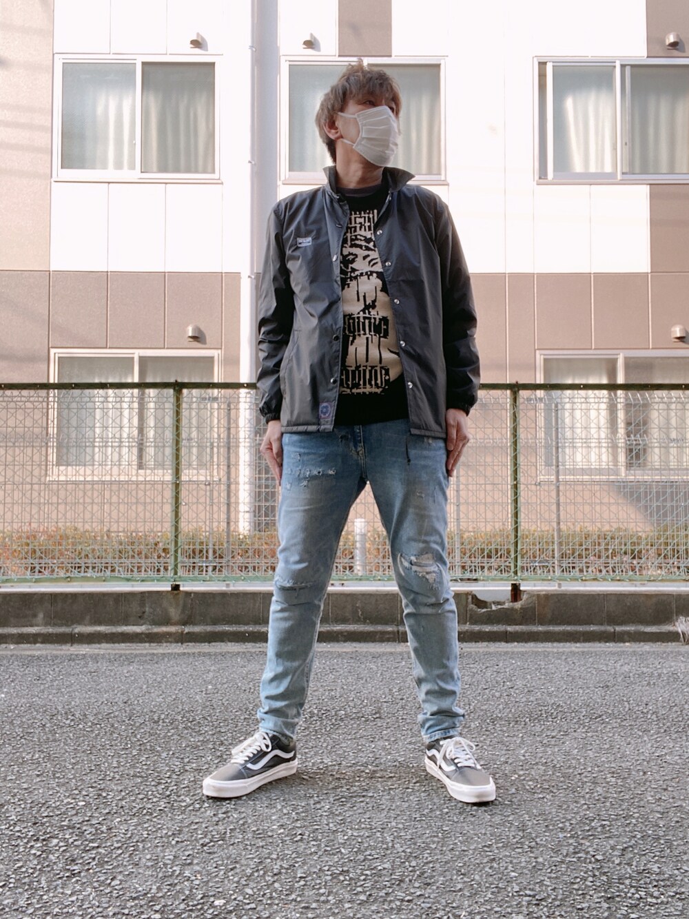 「おしゃれさんと繋がりたい、いいね、save、フォローお願いします🤑、冬のコーデ、黒、コーチジャケット、ニット/セーター、Hysteric Glamour、VANS、ZARA、M&M CUSTOM PERFORMANCE、メンズファッション」｜「ZARAのアイテム（デニムパンツ、ブルー系）」を使った、つったんさん（メンズ・182cm）の冬コーディネートの1枚目の写真