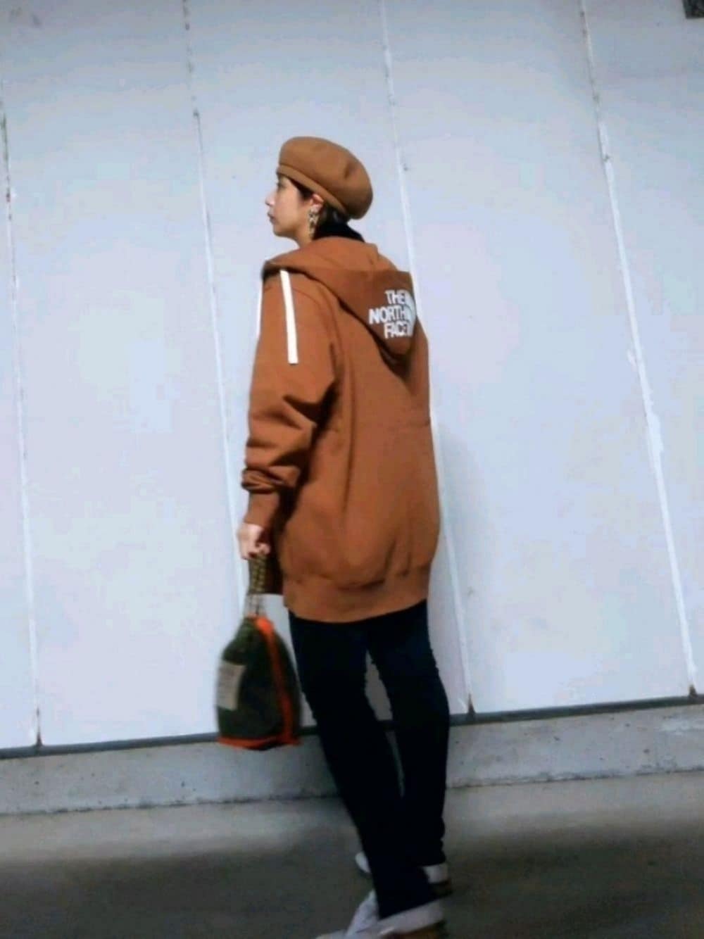 「だから秋服が好き、リアビューフルジップフーディー、THE NORTH FACE、キルティングバッグ、ハンドメイド、スキニー、ドレスシューズ」｜「KANGOLのベレー帽（ハンチング/ベレー帽、ベージュ系）」を使った、yumi☆さん（レディース・159cm）の秋コーディネートの1枚目の写真
