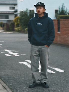 「Supreme （シュプリーム）のアイテム（パーカー）」を使った、おまめくんさん（メンズ・171cm）の秋コーディネート