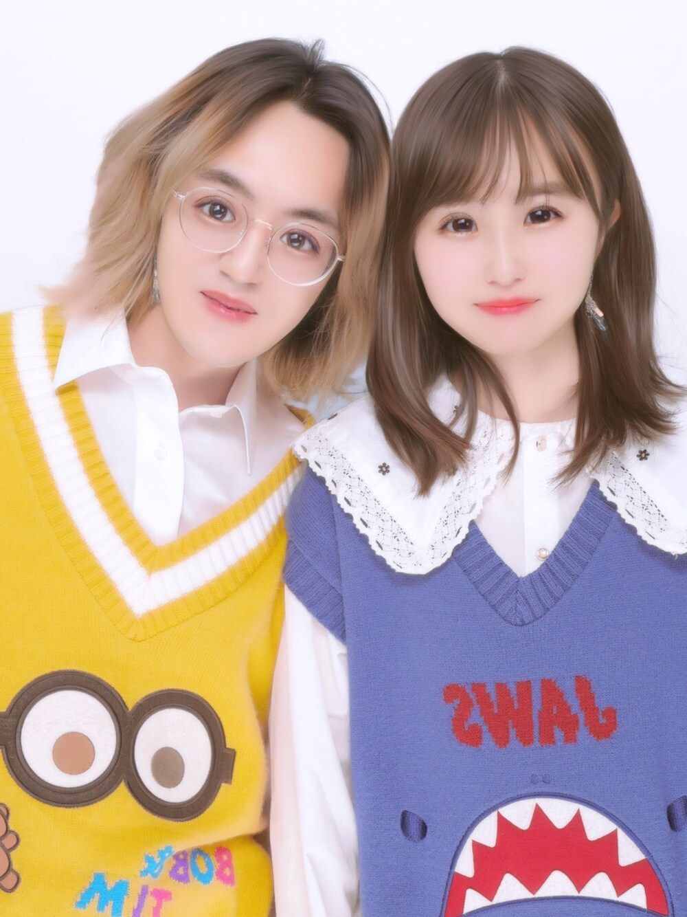 「カップルコーデ、ユニバ、USJ、デート、はるコーデ」｜「ユニバーサルスタジオジャパンのアイテム（ベスト、ブルー系）」を使った、ぷりんさん（メンズ・162cm）の春コーディネートの1枚目の写真
