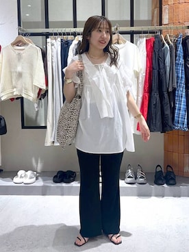 maumauさんの「カットリブセミフレアパンツ 496537」を使ったコーディネート