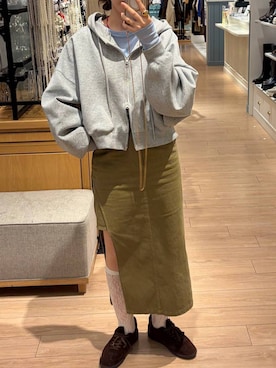 「アイテム（パーカー、グレー系）」を使った、maumauさん（レディース・160cm）の冬コーディネート