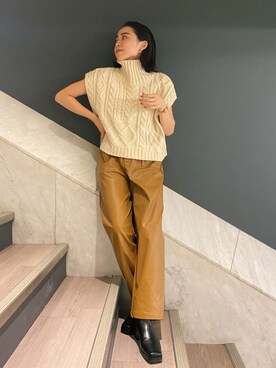 「Ungrid（アングリッド）のフェイクレザーデザインパンツ（その他パンツ）」を使った、藤野有美さん（レディース・155cm）の秋コーディネート