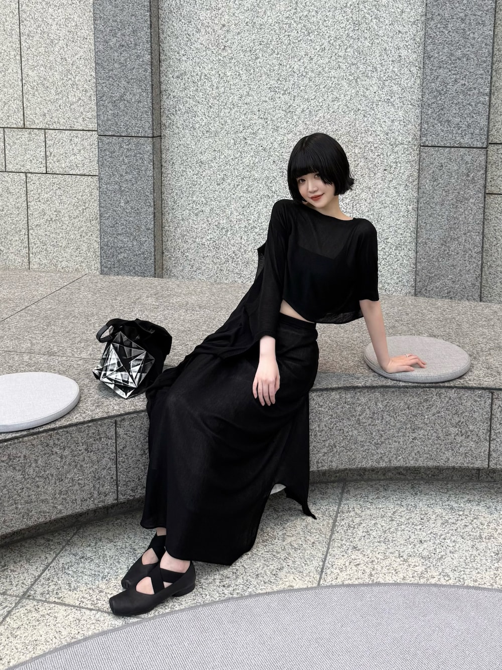 「夏ルックで気分アップ、セットアップ、シアートップス、夏服コーデ、ゆるコーデ、夏服、涼しいコーデ、カジュアルガーリー、夏コーデ、セットアップ風」｜「ISSEY MIYAKEのアイテム（ワンピース/ドレス、ブラック系）」を使った、ameさん（レディース・165cm）の夏コーディネートの1枚目の写真