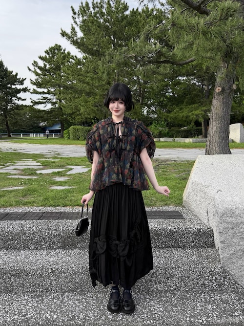 TAO COMME des GARCONSのスカートを使った人気ファッション