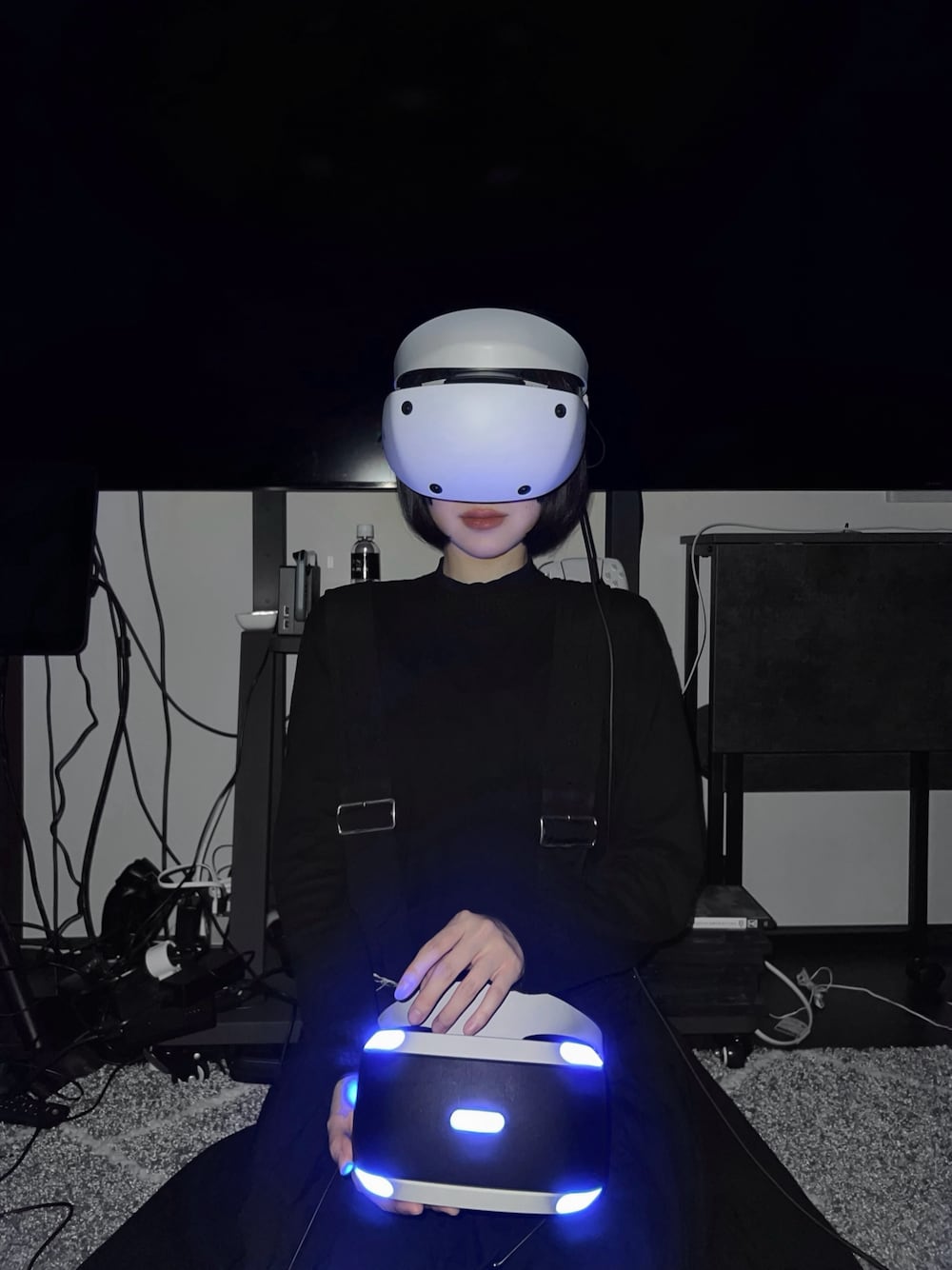 「新星WEARISTAにエントリー、大人かわいい、シンプルスタイル、モノトーンコーデ、お洒落さんとつながりたい、シンプル、休日スタイル」｜「COMME des GARCONSのアイテム（オールインワン・サロペット、ブラック系）」を使った、ameさん（レディース・165cm）の冬コーディネートの1枚目の写真