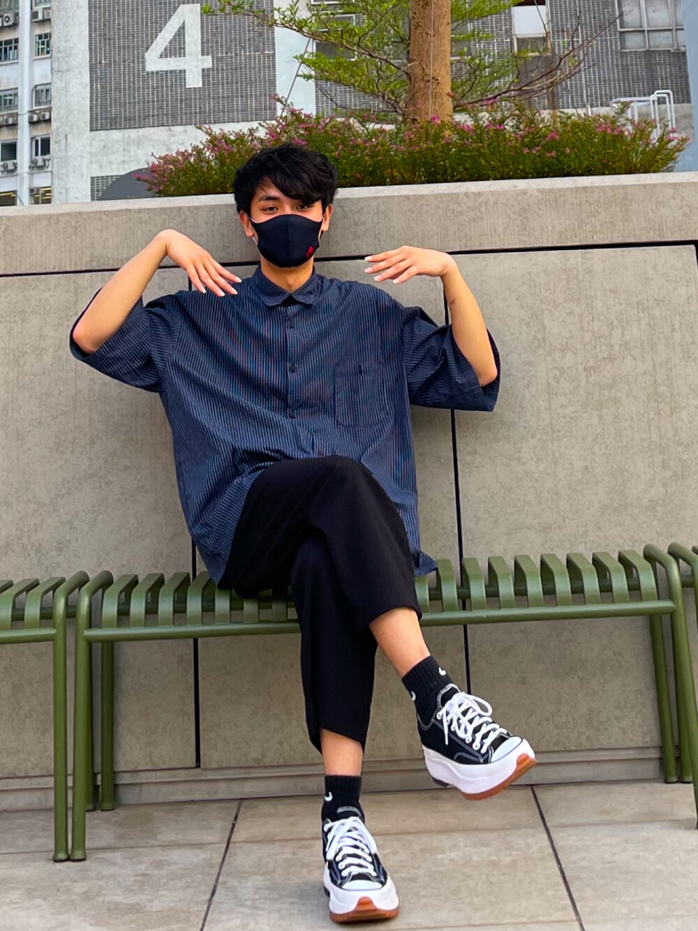 「punctiliousのアイテム（シャツ/ブラウス、ブルー系）」を使った、Peter Chiuさん（メンズ・172cm）の秋コーディネートの1枚目の写真