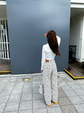 「UGG（アグ）のUGG CLASSIC ULTRA MINI PLATFORM / アグ クラッシック ウルトラ ミニ プラットフォーム 【SP】（ブーツ）」を使った、ともちん、さん（レディース・158cm）の秋コーディネート