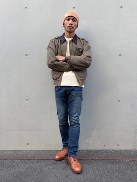 「AVIREX（アヴィレックス）のアイテム」を使った、マルケス・タクヤさん（メンズ・175cm）の秋コーディネート