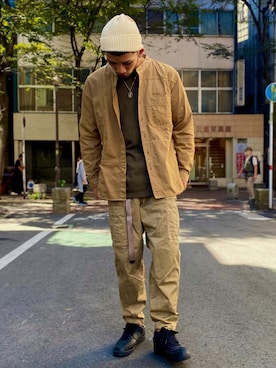 「AVIREX（アヴィレックス）のアイテム（スリッポン）」を使った、マルケス・タクヤさん（メンズ・174cm）の秋コーディネート