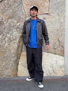 「アイテム（バッジ）」を使った、マルケス・タクヤさん（メンズ・175cm）の秋コーディネート