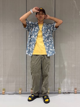 「NEW ERA（ニューエラ）のAVIREX × SAN DIEGO PADRES CAP（キャップ、ブラウン系）」を使った、マルケス・タクヤさん（メンズ・175cm）の夏コーディネート