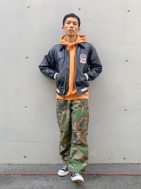 「アイテム（スタジャン）」を使った、マルケス・タクヤさん（メンズ・175cm）の秋コーディネート