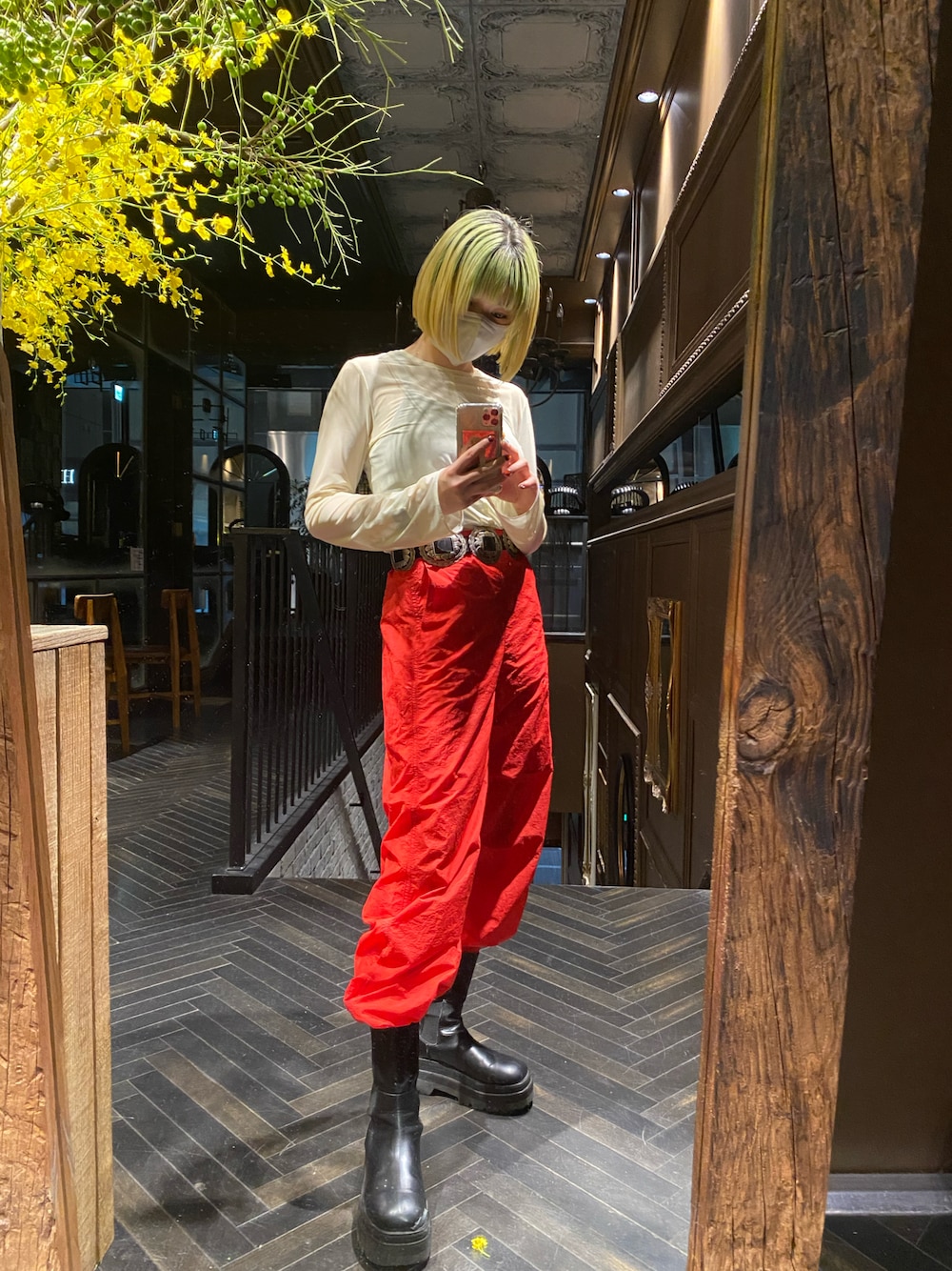「UNIQLOのアイテム（トップス、ホワイト系）」を使った、uttyさん（レディース・161cm）の夏コーディネートの1枚目の写真