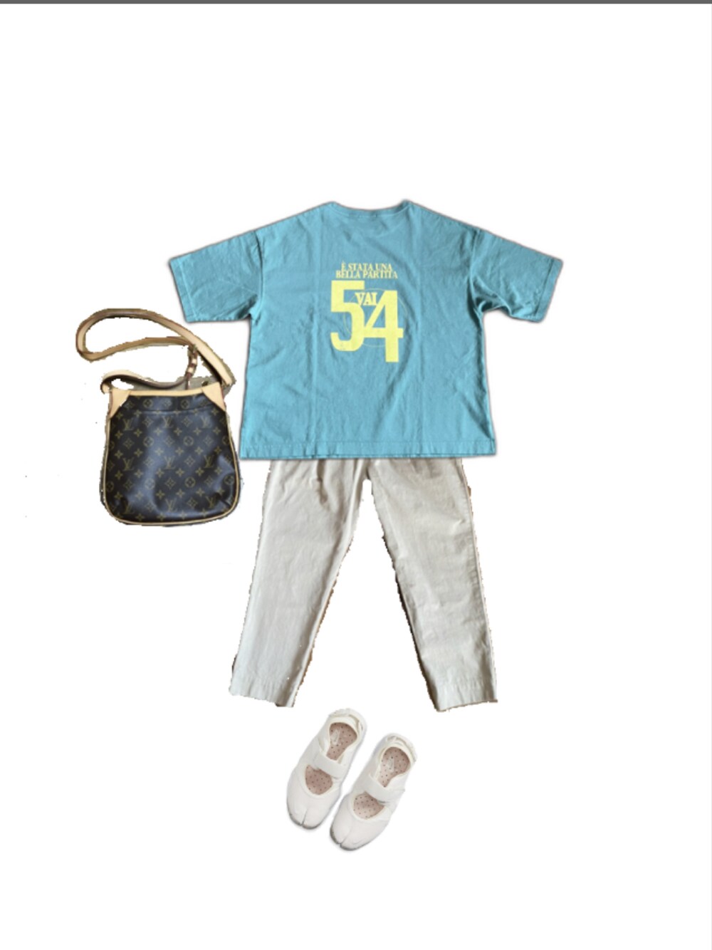 「初夏コーデ、休日コーデ、大人カジュアル、おでかけコーデ、Tシャツ、シンプルスタイル、低身長コーデ、パンツコーデ」｜「NOMBRE IMPAIRのナンバリングプリント　半袖TEE（Tシャツ/カットソー、グリーン系）」を使った、uuy akirさん（レディース・149cm）の夏コーディネートの1枚目の写真
