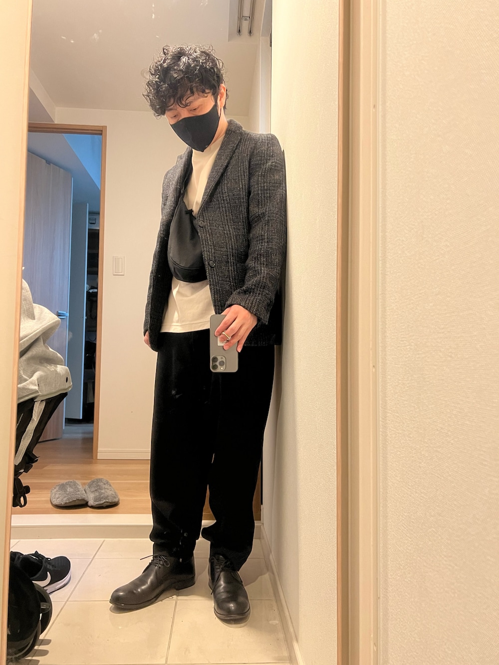 「大人コーデ、秋🍁コーデ、シンプル、きれいめカジュアル、低身長」｜「HARRIS TWEEDのBEAMS LIGHTS / ハリスツイード 2B テーラード ジャケット（テーラードジャケット、グレー系）」を使った、あっかーまんさん（メンズ・163cm）の秋コーディネートの1枚目の写真