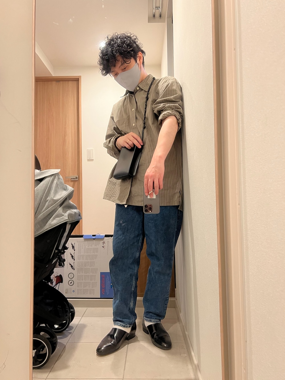「秋ルック紹介するよ、シンプル、秋服、革靴」｜「HARUTAの[ハルタ] BC ★HARUTA LTHR SPOCK S / スポックシューズ（ローファー、ブラック系）」を使った、あっかーまんさん（メンズ・163cm）の秋コーディネートの1枚目の写真