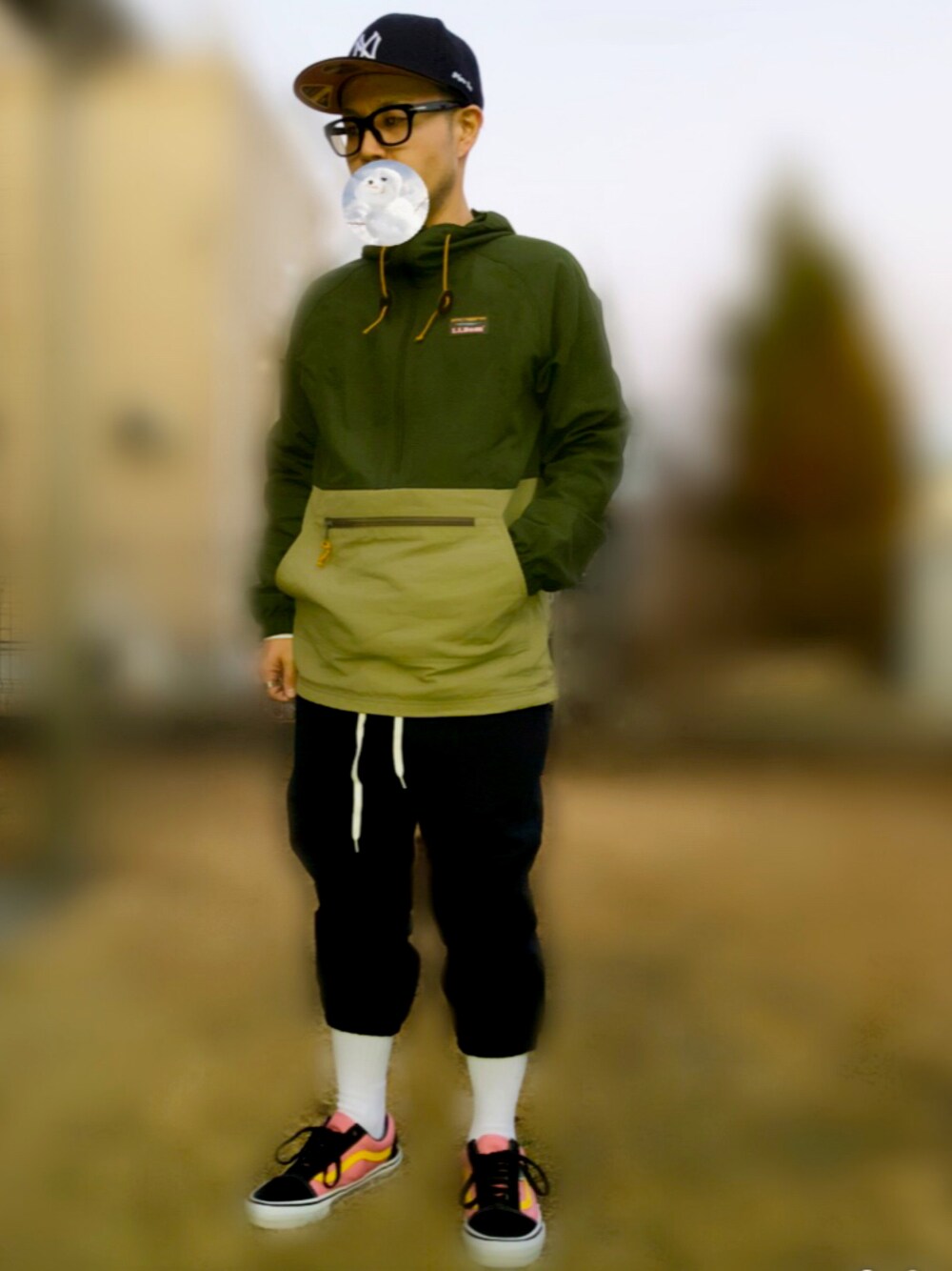 「ストリートコーデ、キャップ、スエットパンツ、L.L. Bean、ハーフジップ、supreme、低身長、ハイソックス、kith、ニューエラ」｜「Supreme のアイテム（スニーカー、ピンク系）」を使った、Ryot@さん（メンズ・163cm）の冬コーディネートの1枚目の写真