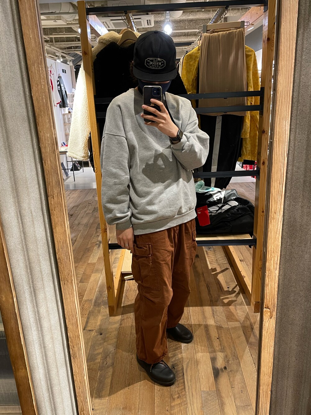 「FREAK'S STOREのNAUTICA / ノーティカ CREW NECK SWEAT / クルーネック スウェット / オーバーサイズ（スウェット、グレー系）」を使った、げんきさん（メンズ・173cm）の春コーディネートの1枚目の写真