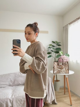 「アイテム（スウェットパンツ、レッド系）」を使った、まつばら さきさん（レディース・161cm）の秋コーディネート