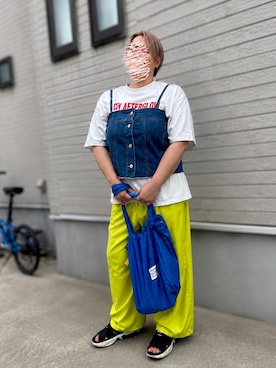 「アイテム（パンツ、イエロー系）」を使った、leannrimesさん（レディース・162cm）の夏コーディネート