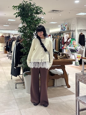 「CIAOPANIC TYPY（チャオパニックティピー）の∴【前後2way/360°着映え】ループボタンビジュートップス（Tシャツ/カットソー、ホワイト系）」を使った、コウメさん（レディース・155cm）の秋コーディネート