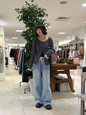 「CIAOPANIC TYPY（チャオパニックティピー）のアイテム（デニムパンツ）」を使った、コウメさん（レディース・155cm）の秋コーディネート